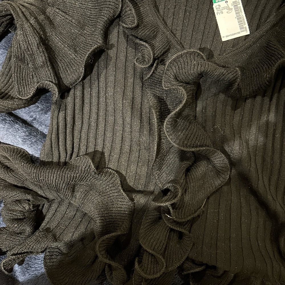 Simons Black Ruffle-Trim Ribbed Top - Picture 4 of 5
